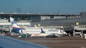 Düsseldorf  Airport hadde 22.4 millioner passasjerer i 2015 og er langdistansehub for både airberlin, Eurowings og Lufthansa, samt har trafikk fra en rekke store flyselskaper- deriblant flere A 380-operatører (foto: Â©otoerres)