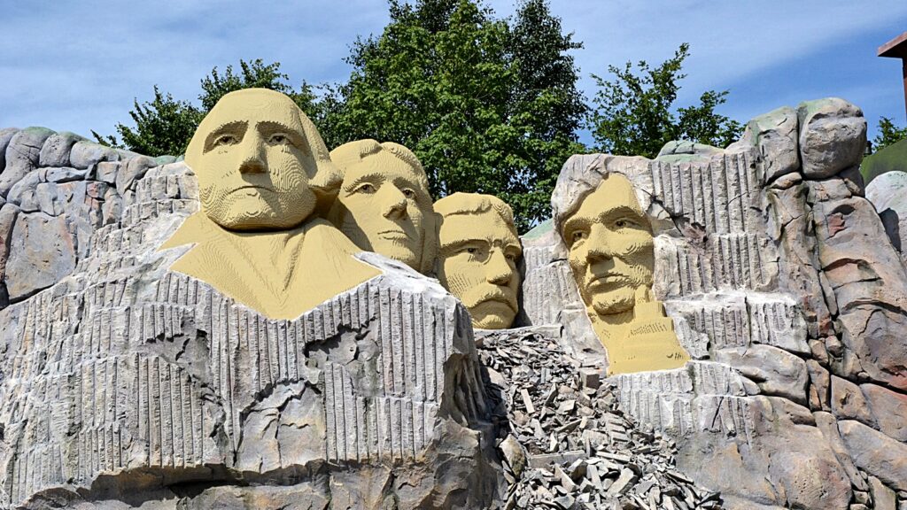Closeup af præsidenterne - Legoland (Mount Rushmore)