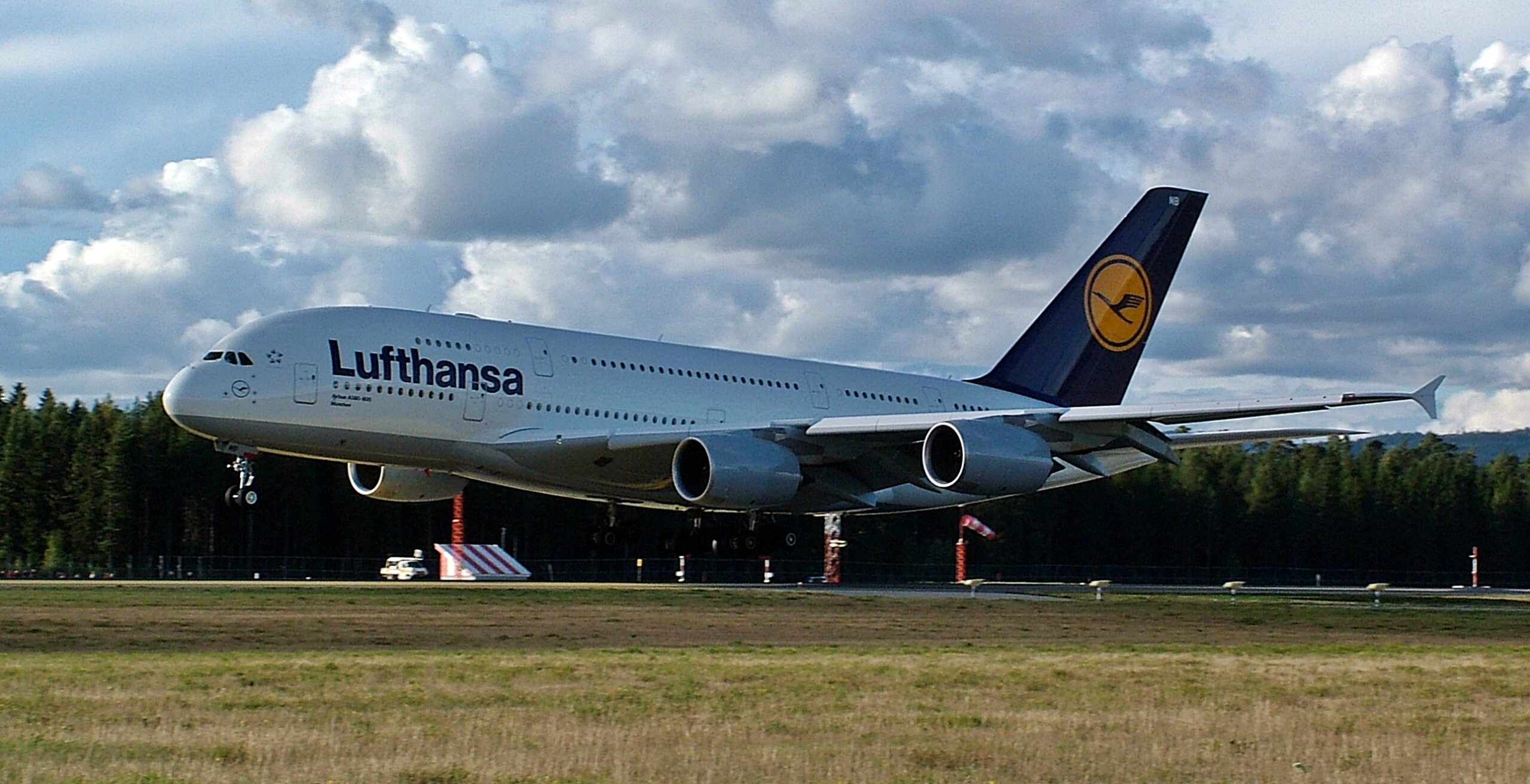 Lufthansa - airbus A 380 - Gardermoen