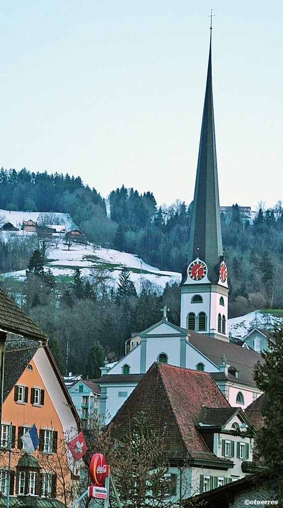 Sveits - Malters - Kirketårn - ©otoerres