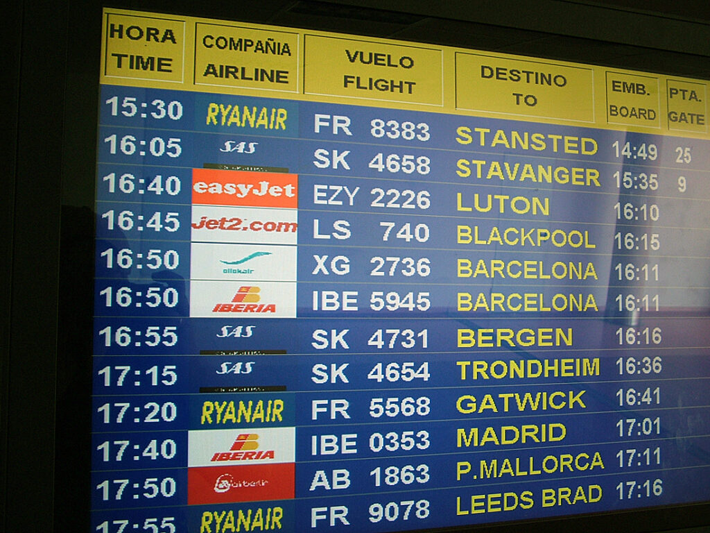 Avgangstavle - Alicante Airport - Spania