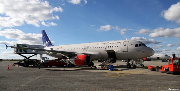 SAS - Airbus 320 family - Aalborg lufthavn