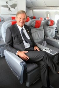Norwegiansjef Bjørn Kjos ombord i en av selskapets Boeing B787 Dreamliners (Norwegian.com)