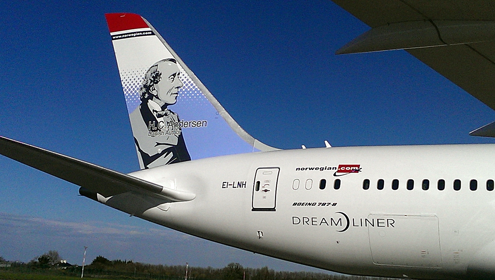 Donation hjælp kirurg Norwegian ærer Victor Borge på Boeing 787 Dreamliner – Dfly