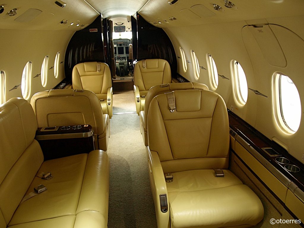 Hawker 4000 - JoinJet - sun-Air - Business jet