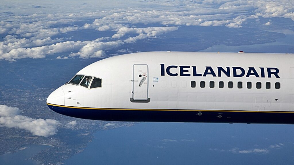 Icelandair Boeing 757-200