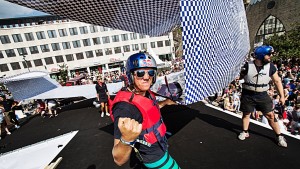 Det bevingade skrovet 2.0 vann Red Bull Flugtag 2015 i Göteborg. (Foto: Mathieu Turries/Red Bull Contentpool)  