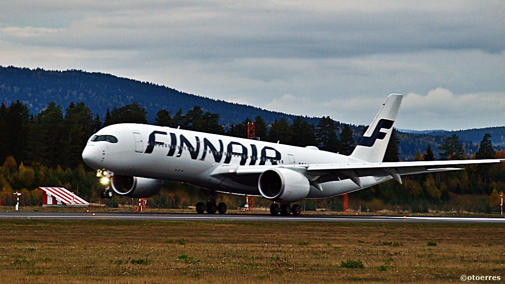 Finnair - Airbus A 350 XWB - Oslo - Gardermoen - 2015