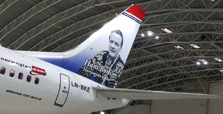 Hans Børli - halehelt - Norwegian - Boeing 737MAX
