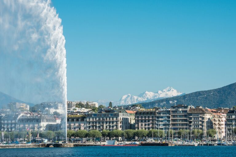 Geneve Mont - fontene - Lac Leman - Genfersjøen - Mont Blanc - Sveits
