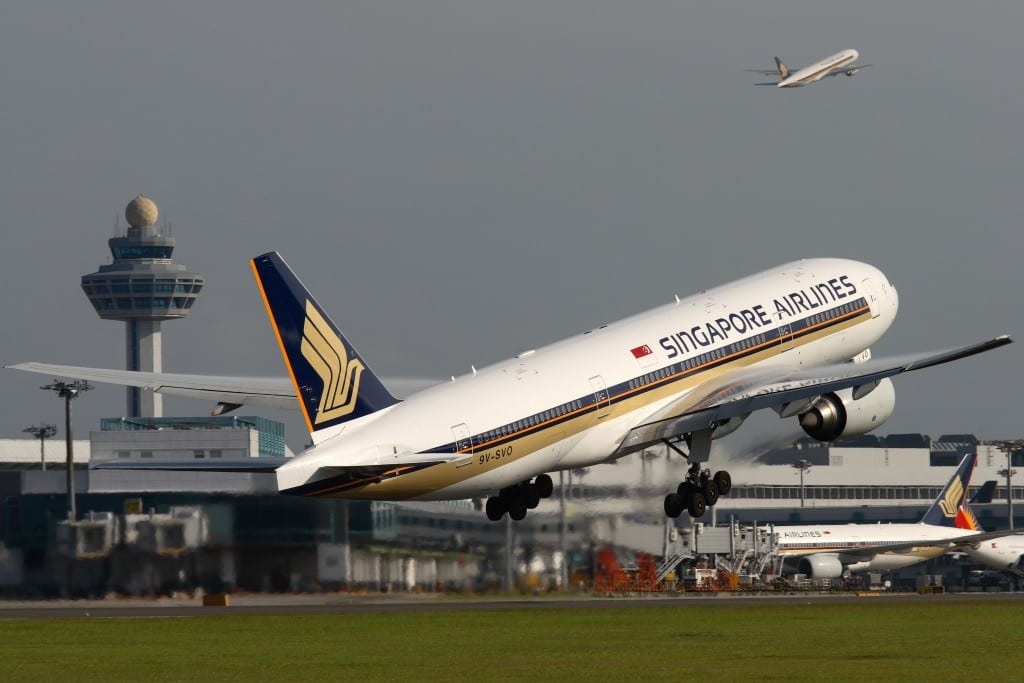 Singapore Airlines - Boeing 777 - Take off 