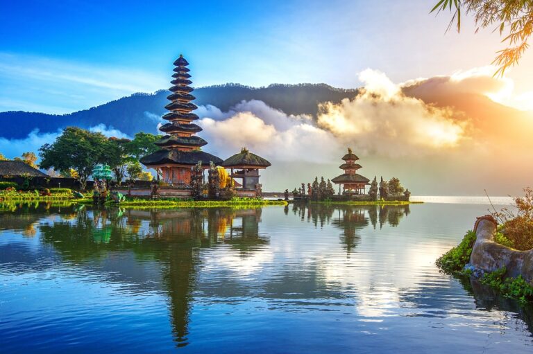 pura ulun danu bratan - tempel - bali - indonesia - ticket