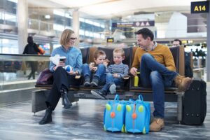Oslo lufthavn - Gardermoen - familie - Avgangshall - HÃ¸stferie - 2019