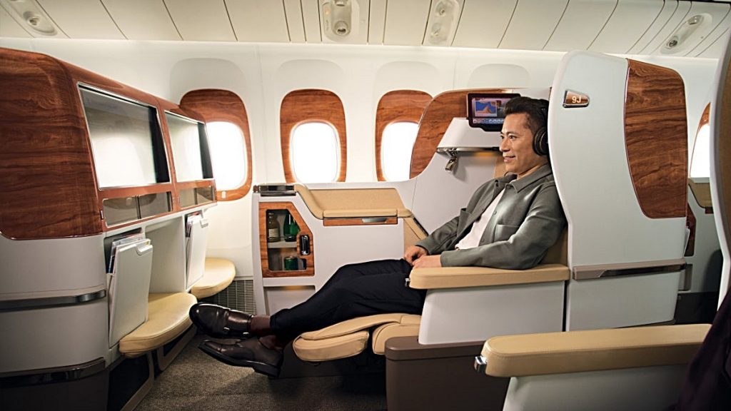 Business Class Emirates Boeing 777-300ER
