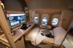 Emirates - First Class - Suite - Boeing 777-300ER