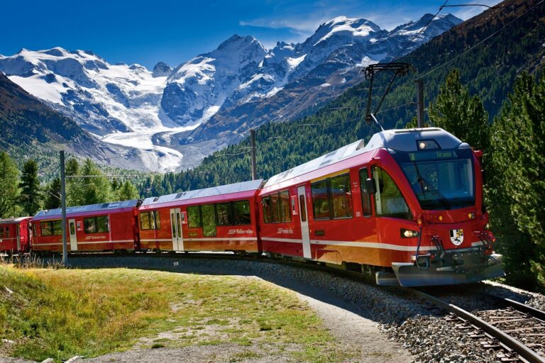 SWITZERLAND PARKS - Rhaetian -jernbane - Berninapasset - Unesco