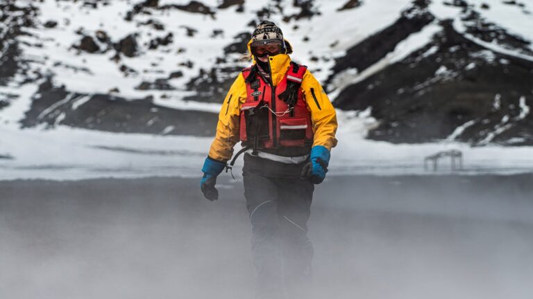 Karin Strand - Hurtigruten - -Whalers Bay - Antarktis