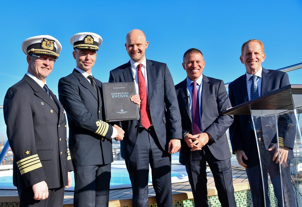 Norwegian Cruise Line - Norwegian Encore - overtakelse - Meyer Werft - 2019