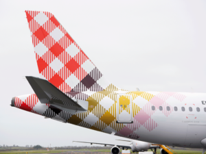 Volotea - Airbus A 319 - Hale - Logo
