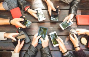 Mobiltelefoner - Smartphones - Illustrasjon - Ticket