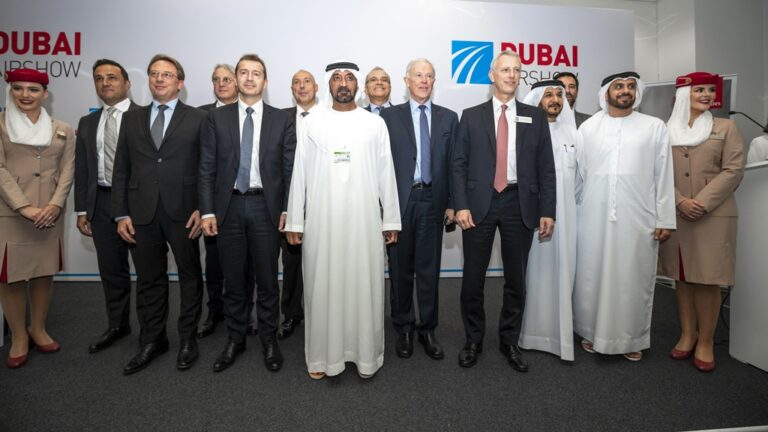 Dubai Air Show 2019 - Emirates - Airbus A 350 XWB - -kontraktsignering
