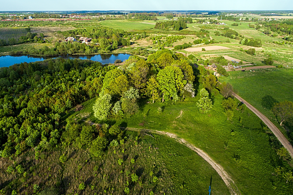 584 kilometer Litauen - Klaipeda - Zarde (Kuncai) Hill Fort- Festning - Skog