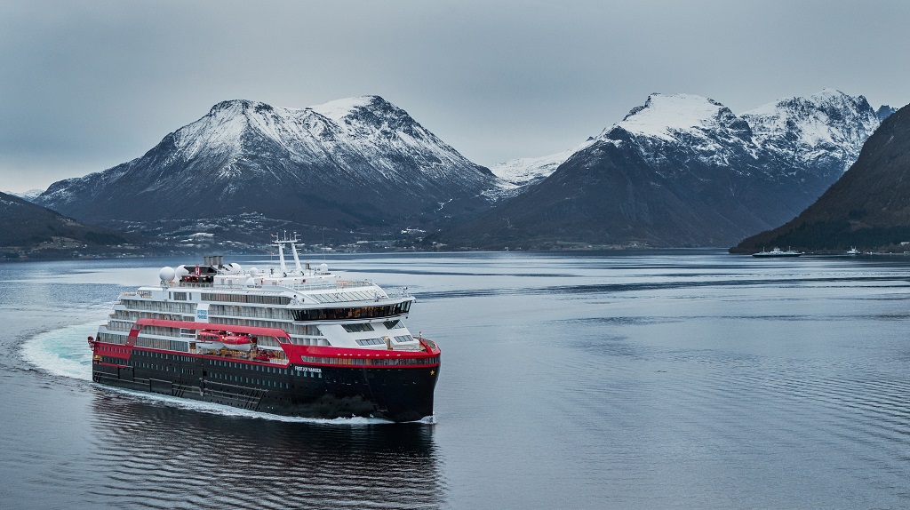MS Fridtjof Nansen - Cruiseskip - Hybridskip - Hurtigruten - Prøvetur - Kleven Verft - Sunnmøre