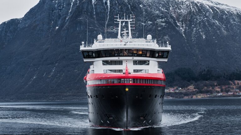MS Fridtjof Nansen - Cruiseskip - Hybridskip - Hurtigruten - PrÃ¸vetur - Kleven Verft - SunnmÃ¸re