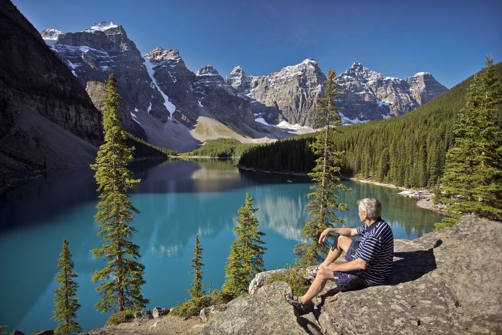 Fjellvandring - tur - Moraine - lake Louise - Banff - Rocky Mountains - Canada