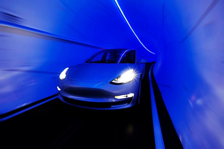 Las Vegas - LVCVA - People Mover - tesla - Elon Musk - People Mover