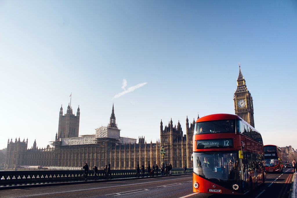 London - Big Ben - Parlamentet - Londonbuss - Trafikk