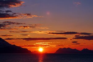 Midnattsol i Lyngenfjorden - Troms