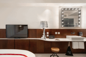 Bildestrøm: Ruby Lucy - Lean Luxury - Hotel - South Bank - London