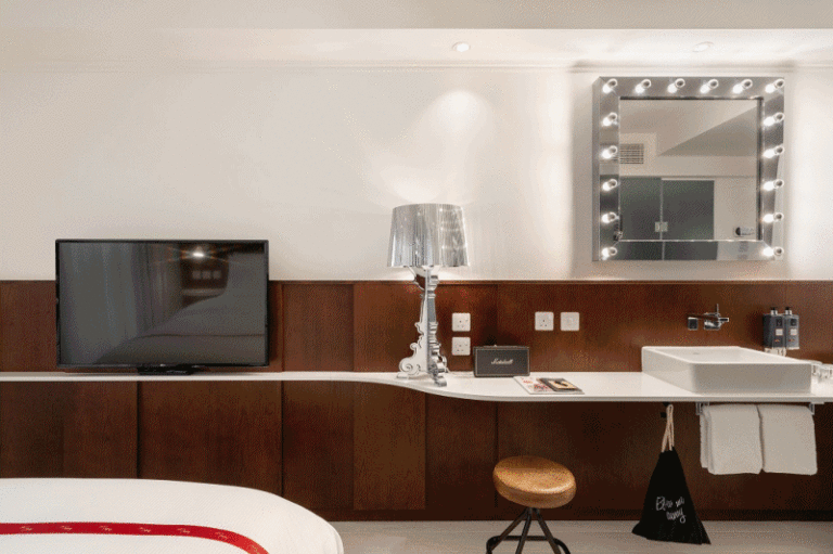 Bildestrøm: Ruby Lucy - Lean Luxury - Hotel - South Bank - London