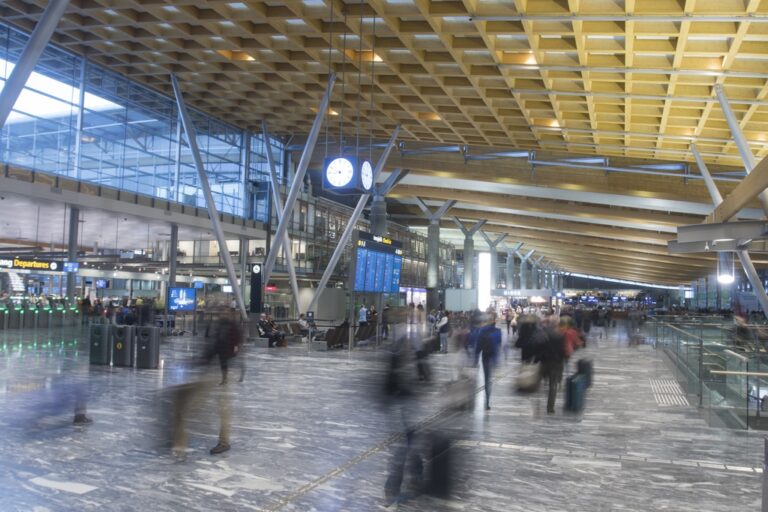 Avinor - Oslo Lufthavn - Hovedflyplass - Gardermoen