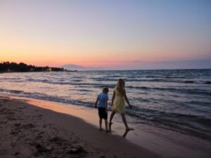 Barn - strand - syden - Fremtind