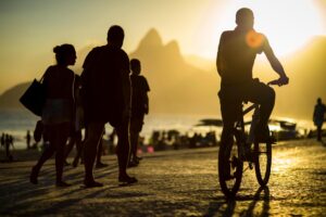 Trygg Trafikk - gående - syklister - solnedgang - Rio de Janeiro