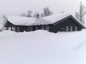 Hytte - tak - snø - måking - Codan