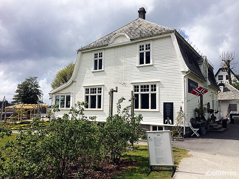 Villa Rosehagen - Restaurant og selskapslokaler - Jørpeland - Ryfylke - Norge