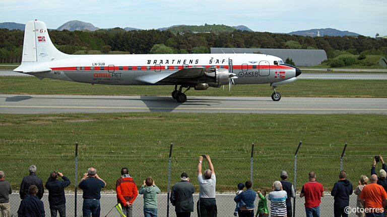 Braathens SAFE - Douglas DC6B - Stavanger lufthavn Sola - 2020