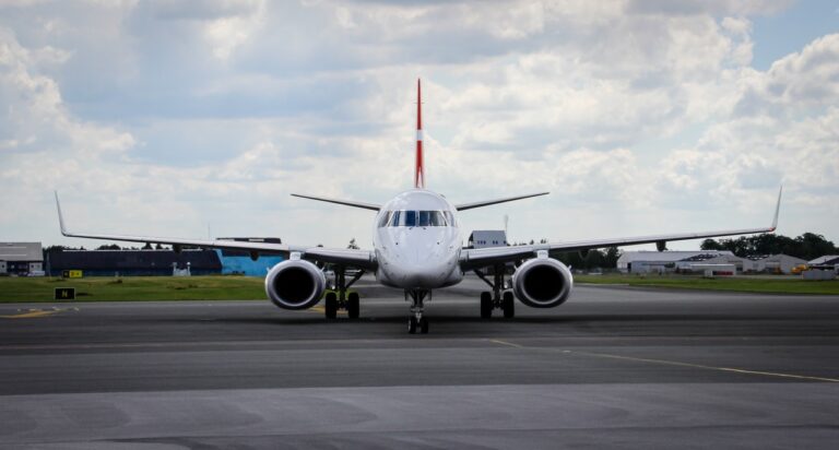 Great Dane Airlines - Embraer 195 - Billund Airport - Denmark