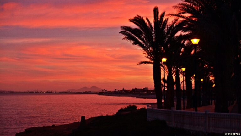 Torre de la Horadada - Costa Blanca - Spania - Rødt