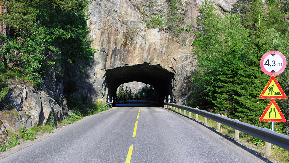 Vei - Tunnel - Skilter - Vedlikehold - Norge - NAF