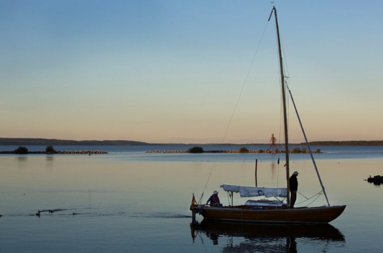 Seilbåt - folkebåt - Göta kanal - Sverige
