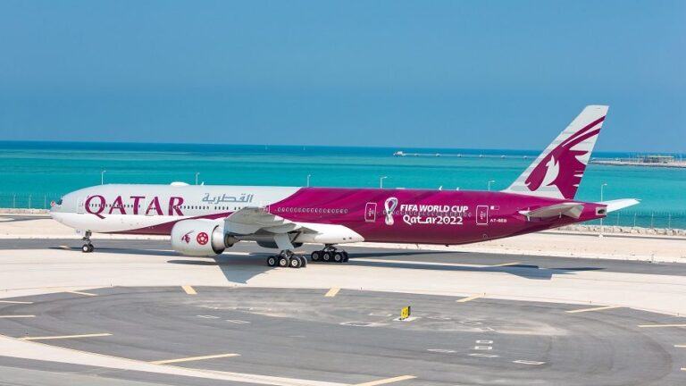 Qatar Airways - Boeing 777 - Spesial livery - dekorasjon - Fotball VM - 2022
