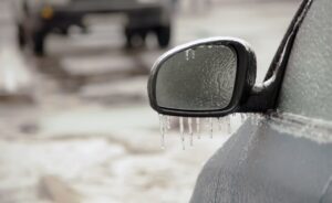 Underkjølt regn - frost - glattis - Glattkjøring - NAF