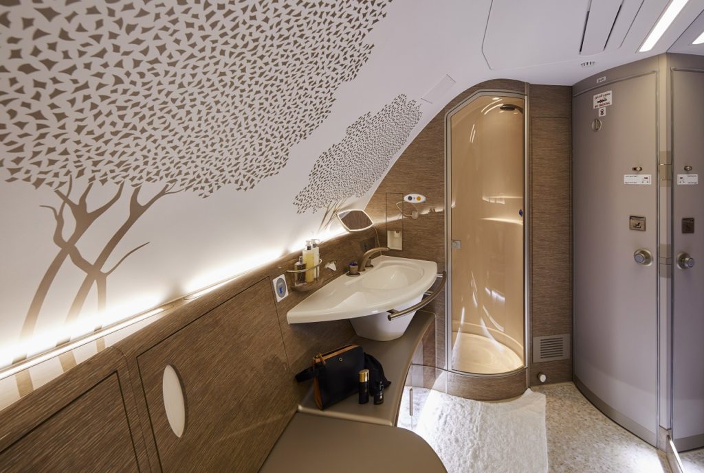 Nyoppusset shower Spa - Emirates - Airbus A 380 - 2021