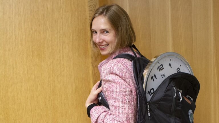Statsråd Iselin Nybø - Sommertid - 2021 - Illustrasjon