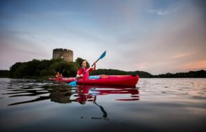 Kajakkpadler - Clough Oughter Castle - Lough Oughter lake - Irland