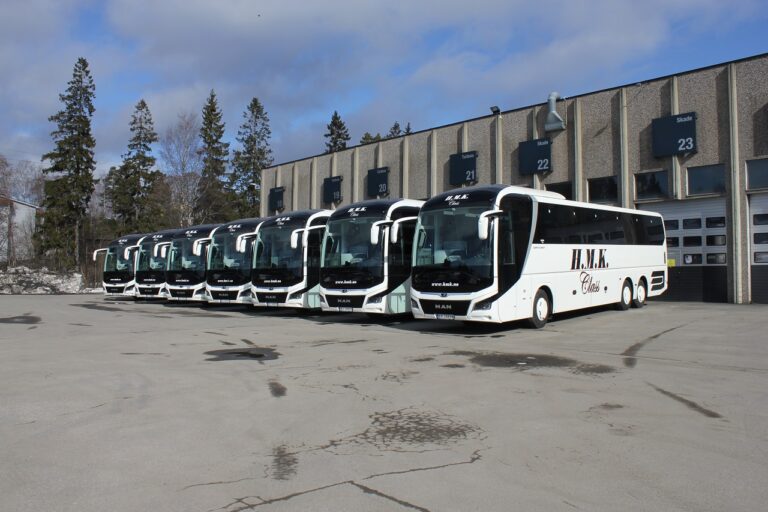 H.M.K. - H.M. Kristiansens automobilbyrå- Turbusser - MAN - Lion`s Coach
